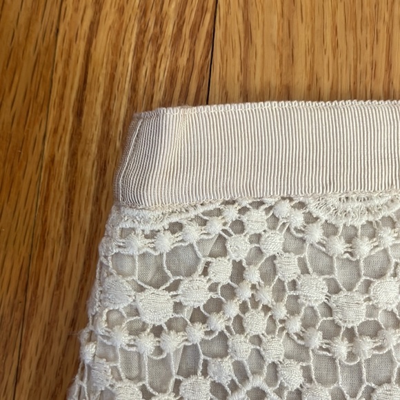Club Monaco lace mini skirt - Picture 2 of 6